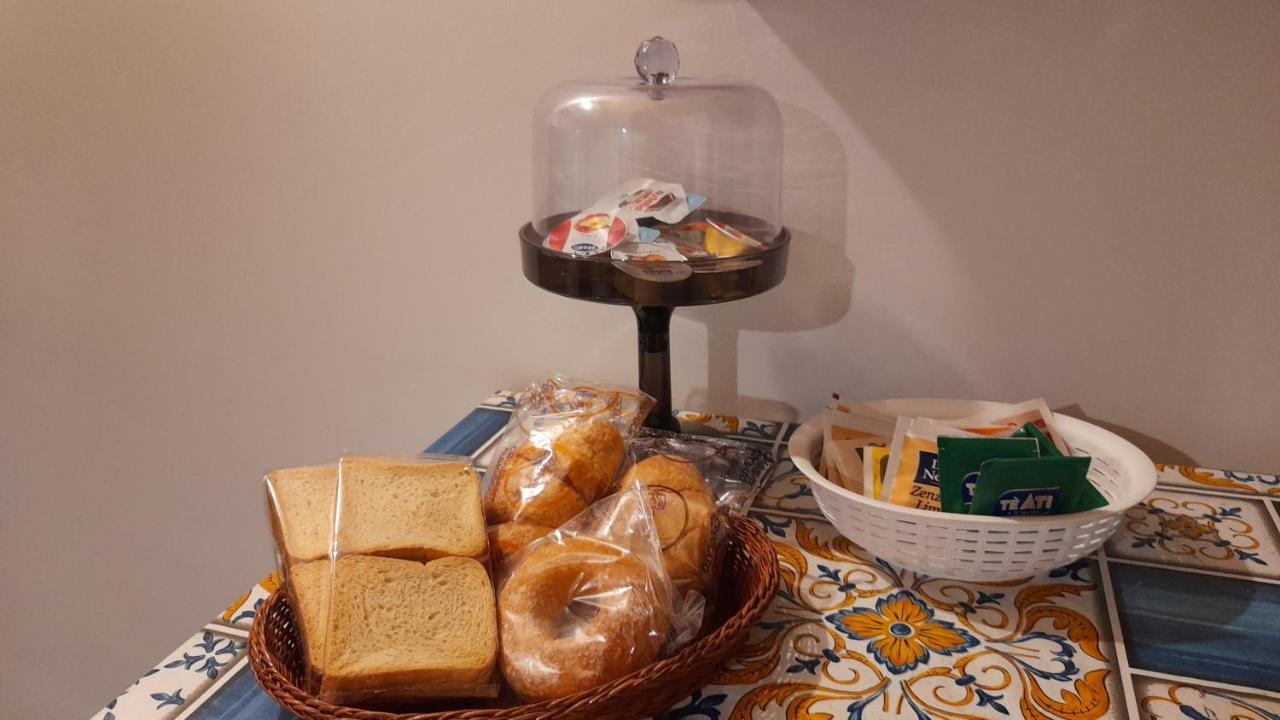 Casa Vacanza Gio Palermo Bagian luar foto